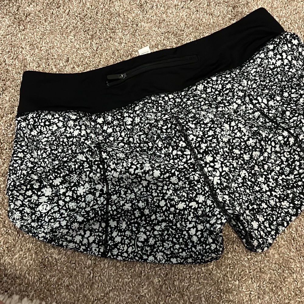 never worn lulu shorts 2.5”